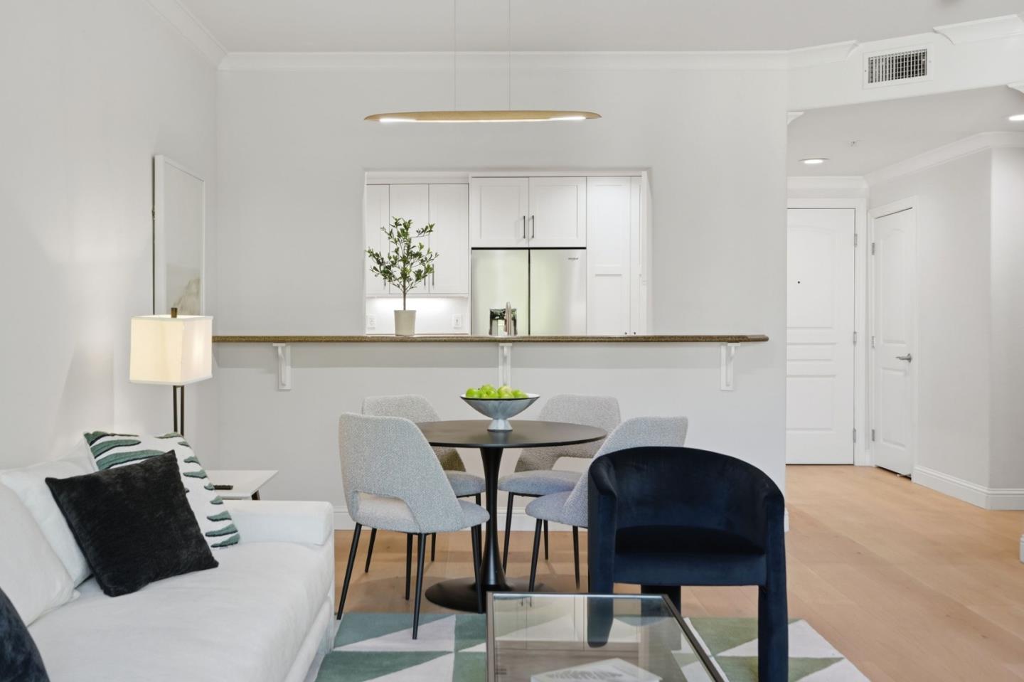 Detail Gallery Image 12 of 67 For 633 Elm St #209,  San Carlos,  CA 94070 - 2 Beds | 2 Baths