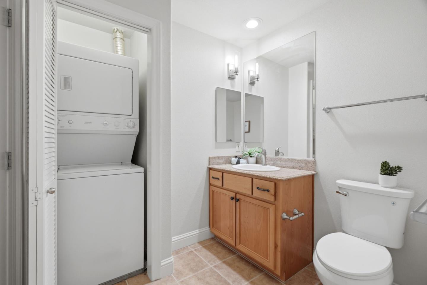 Detail Gallery Image 32 of 67 For 633 Elm St #209,  San Carlos,  CA 94070 - 2 Beds | 2 Baths