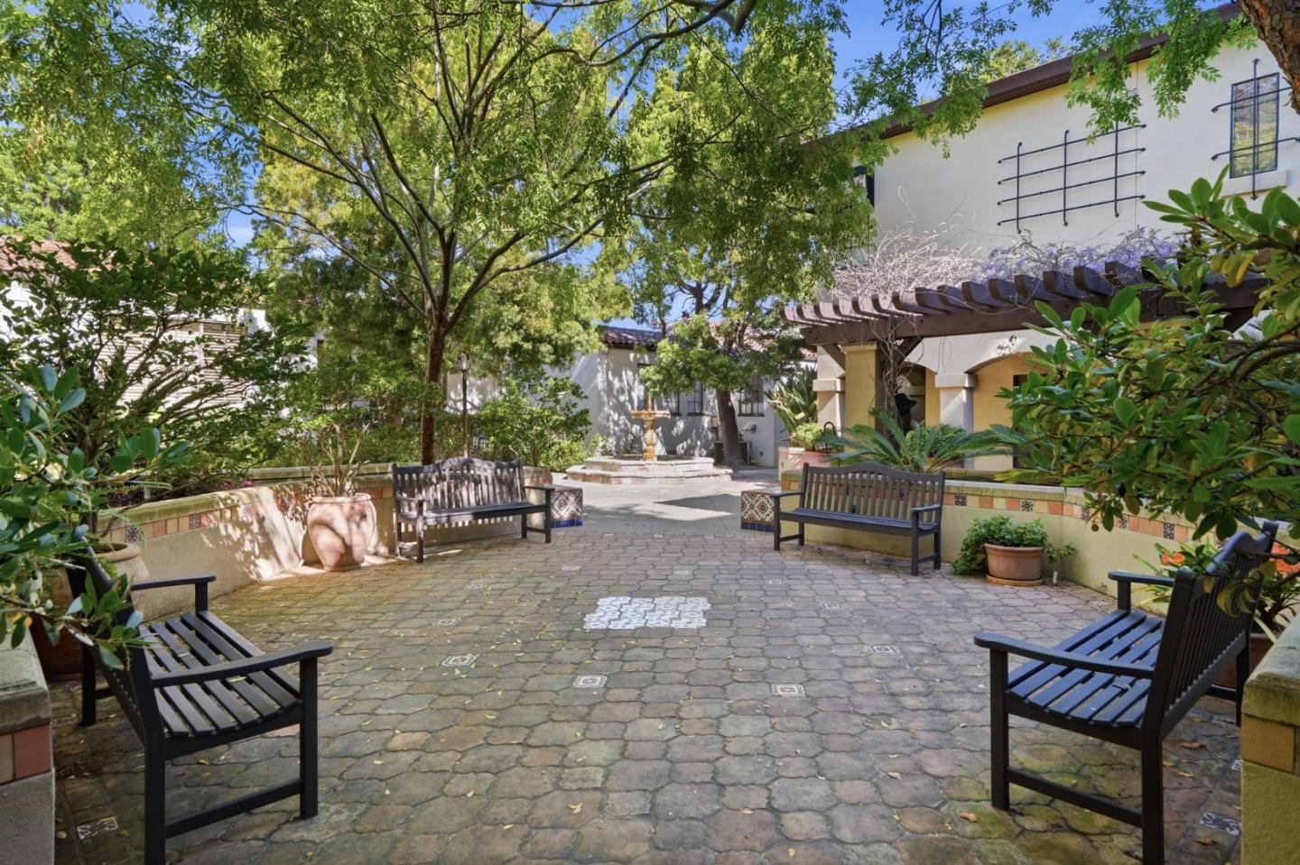 Detail Gallery Image 39 of 67 For 633 Elm St #209,  San Carlos,  CA 94070 - 2 Beds | 2 Baths