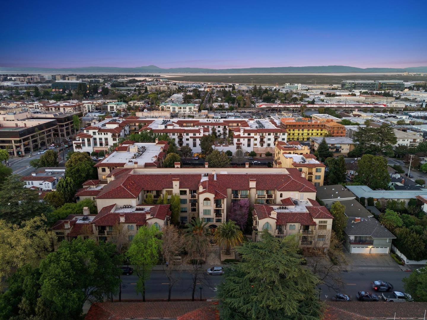 Detail Gallery Image 57 of 67 For 633 Elm St #209,  San Carlos,  CA 94070 - 2 Beds | 2 Baths