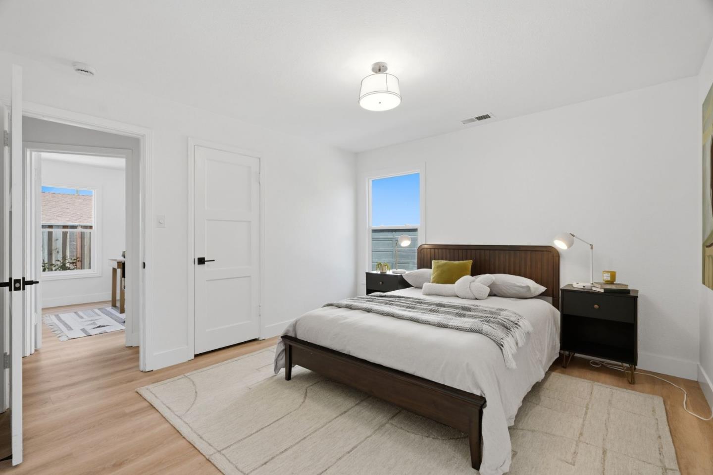 Detail Gallery Image 16 of 33 For 1355 Regent St, Redwood City,  CA 94061 - 4 Beds | 2 Baths