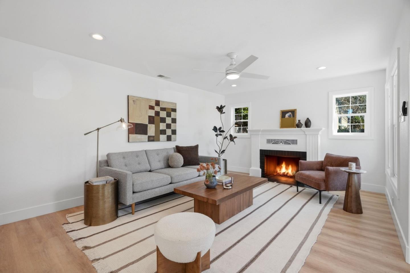 Detail Gallery Image 2 of 33 For 1355 Regent St, Redwood City,  CA 94061 - 4 Beds | 2 Baths