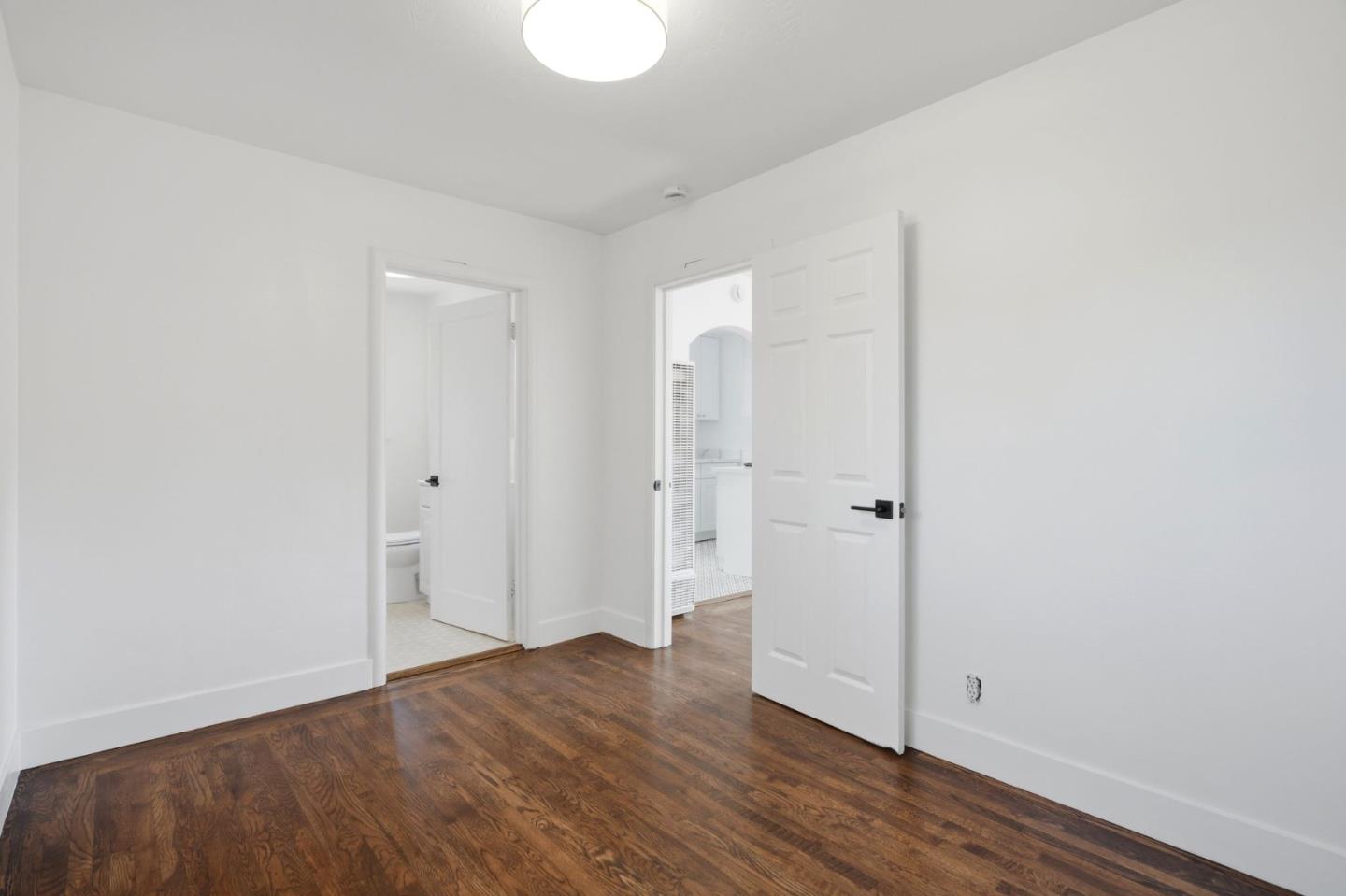 Detail Gallery Image 25 of 33 For 1355 Regent St, Redwood City,  CA 94061 - 4 Beds | 2 Baths