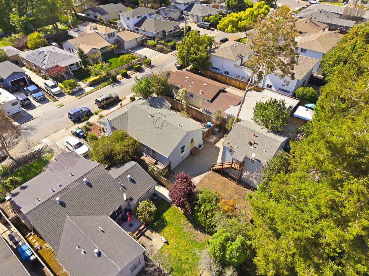 Detail Gallery Image 29 of 33 For 1355 Regent St, Redwood City,  CA 94061 - 4 Beds | 2 Baths