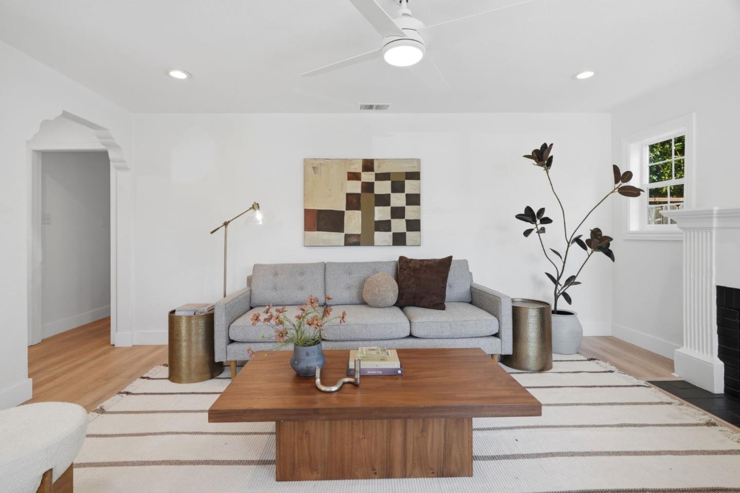 Detail Gallery Image 3 of 33 For 1355 Regent St, Redwood City,  CA 94061 - 4 Beds | 2 Baths