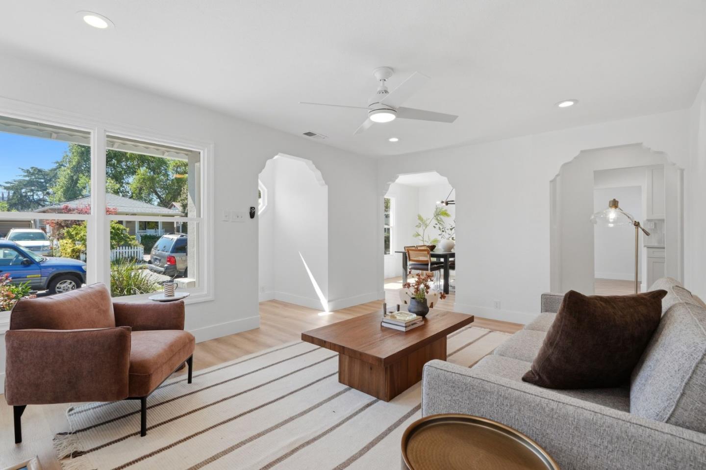 Detail Gallery Image 5 of 33 For 1355 Regent St, Redwood City,  CA 94061 - 4 Beds | 2 Baths