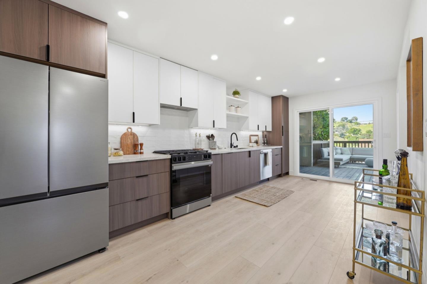 Detail Gallery Image 14 of 50 For 3400 Douglas Ct, San Mateo,  CA 94403 - 3 Beds | 2/1 Baths