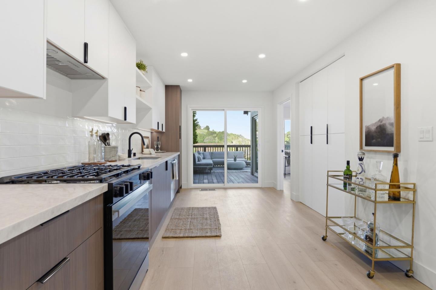 Detail Gallery Image 17 of 50 For 3400 Douglas Ct, San Mateo,  CA 94403 - 3 Beds | 2/1 Baths