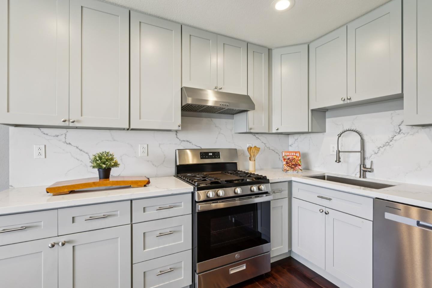 Detail Gallery Image 13 of 34 For 30680 Loma Chiquita Rd, Los Gatos,  CA 95033 - 4 Beds | 2/1 Baths