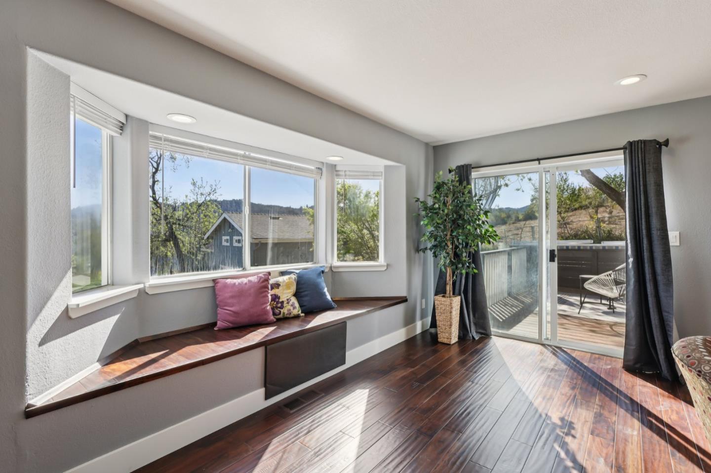 Detail Gallery Image 7 of 34 For 30680 Loma Chiquita Rd, Los Gatos,  CA 95033 - 4 Beds | 2/1 Baths