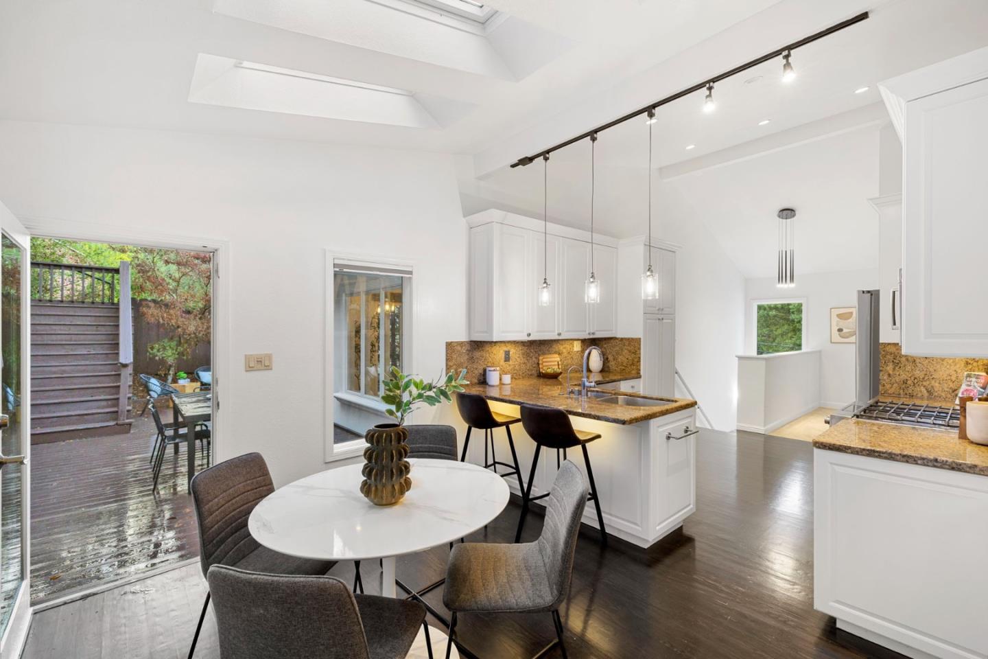 Detail Gallery Image 12 of 42 For 2937 San Juan Blvd, Belmont,  CA 94002 - 3 Beds | 2 Baths