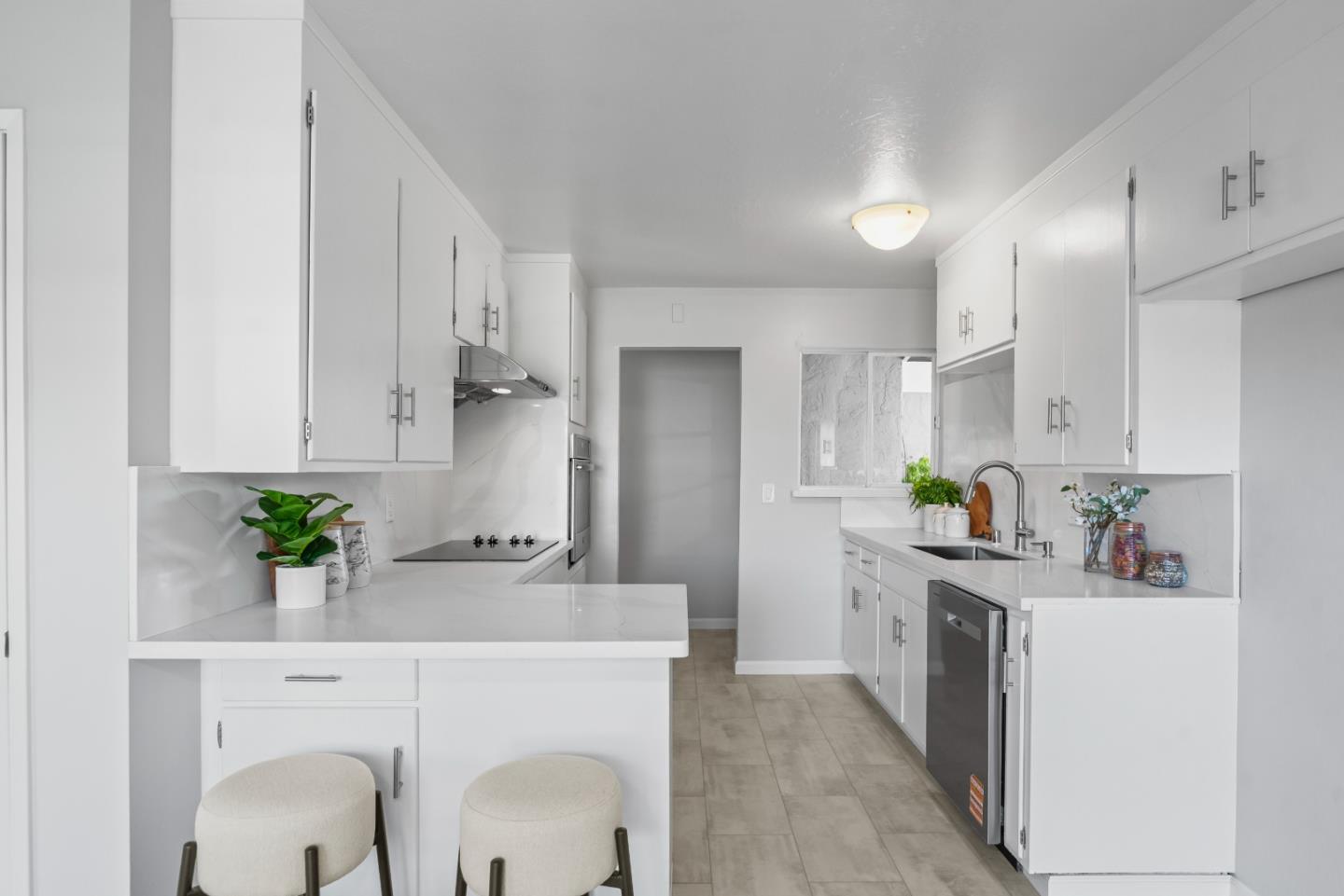 Detail Gallery Image 10 of 23 For 1546 Nuthatch Ln, Sunnyvale,  CA 94087 - 3 Beds | 2 Baths