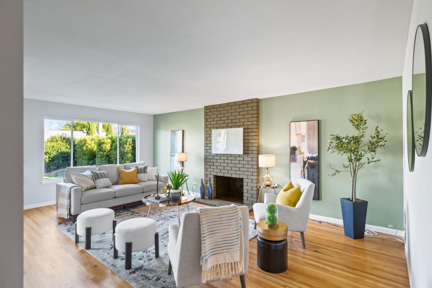 Detail Gallery Image 3 of 23 For 1546 Nuthatch Ln, Sunnyvale,  CA 94087 - 3 Beds | 2 Baths