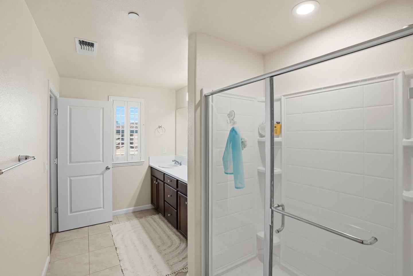 Detail Gallery Image 16 of 27 For 14842 Kit Carson Dr, Marina,  CA 93933 - 3 Beds | 2/1 Baths