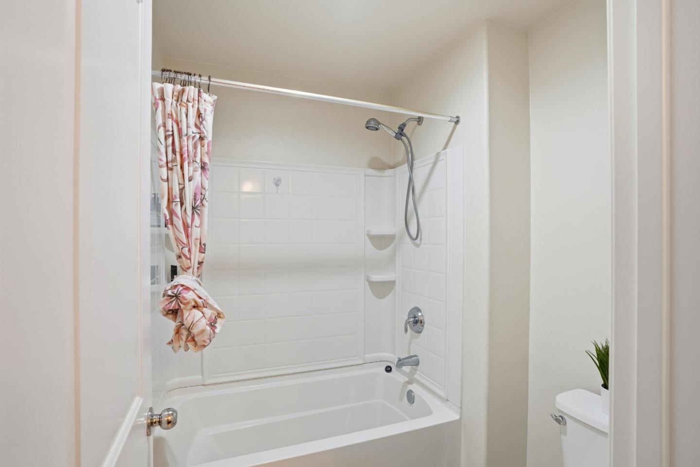 Detail Gallery Image 22 of 27 For 14842 Kit Carson Dr, Marina,  CA 93933 - 3 Beds | 2/1 Baths