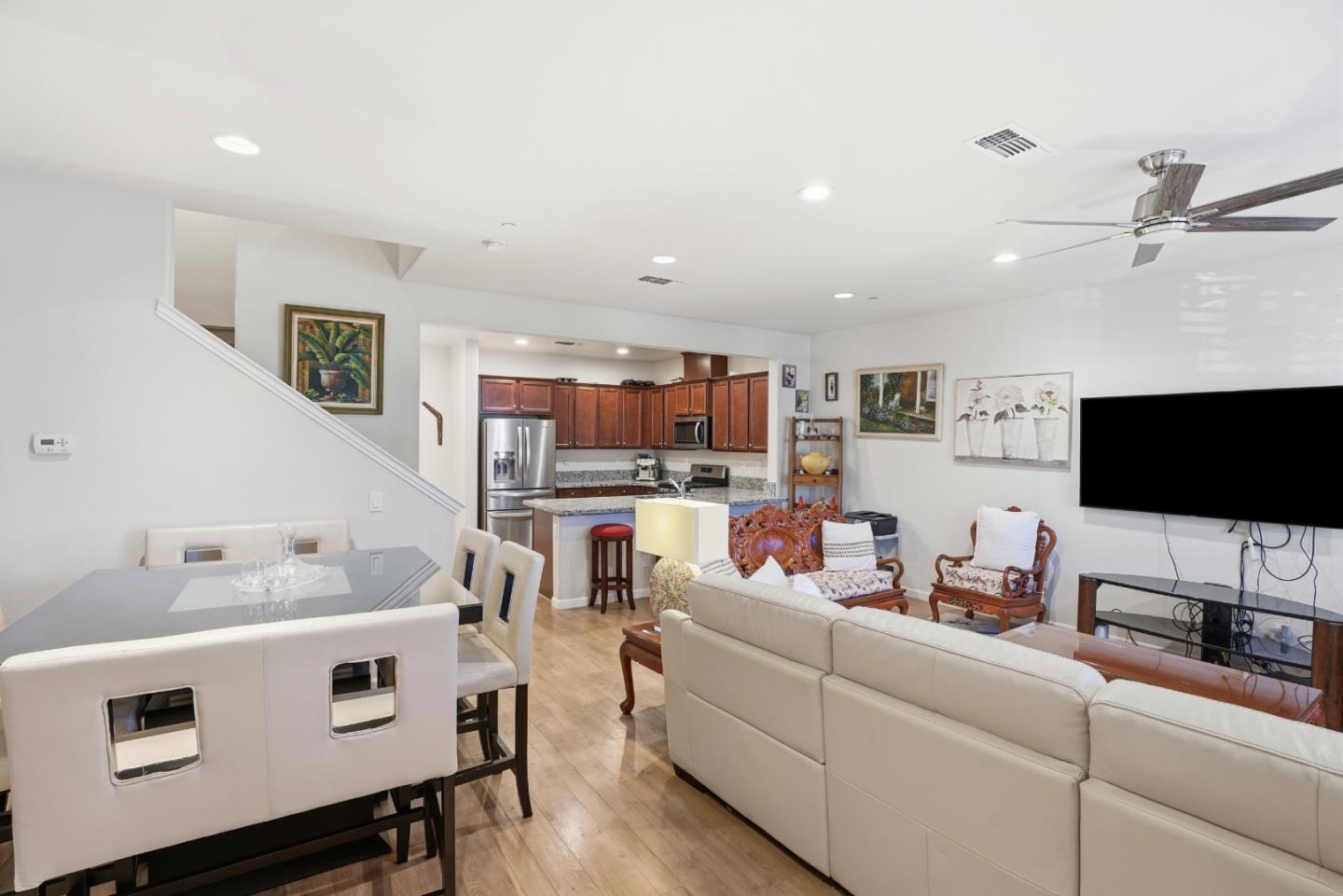 Detail Gallery Image 4 of 27 For 14842 Kit Carson Dr, Marina,  CA 93933 - 3 Beds | 2/1 Baths