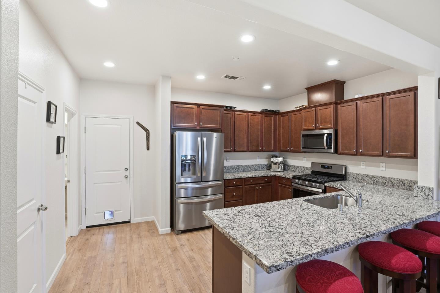 Detail Gallery Image 7 of 27 For 14842 Kit Carson Dr, Marina,  CA 93933 - 3 Beds | 2/1 Baths