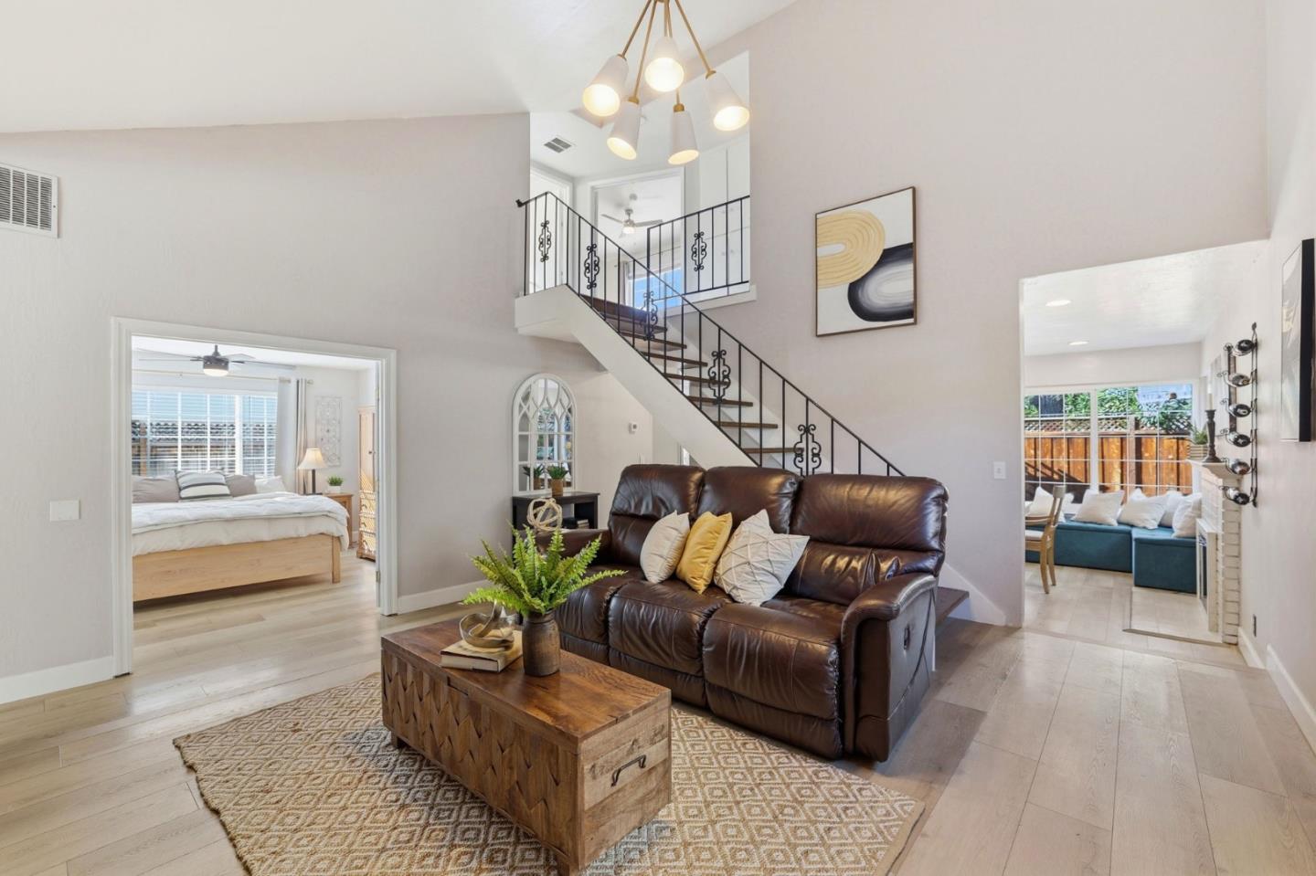 Detail Gallery Image 17 of 43 For 6352 Mayo Dr, San Jose,  CA 95123 - 4 Beds | 2/1 Baths