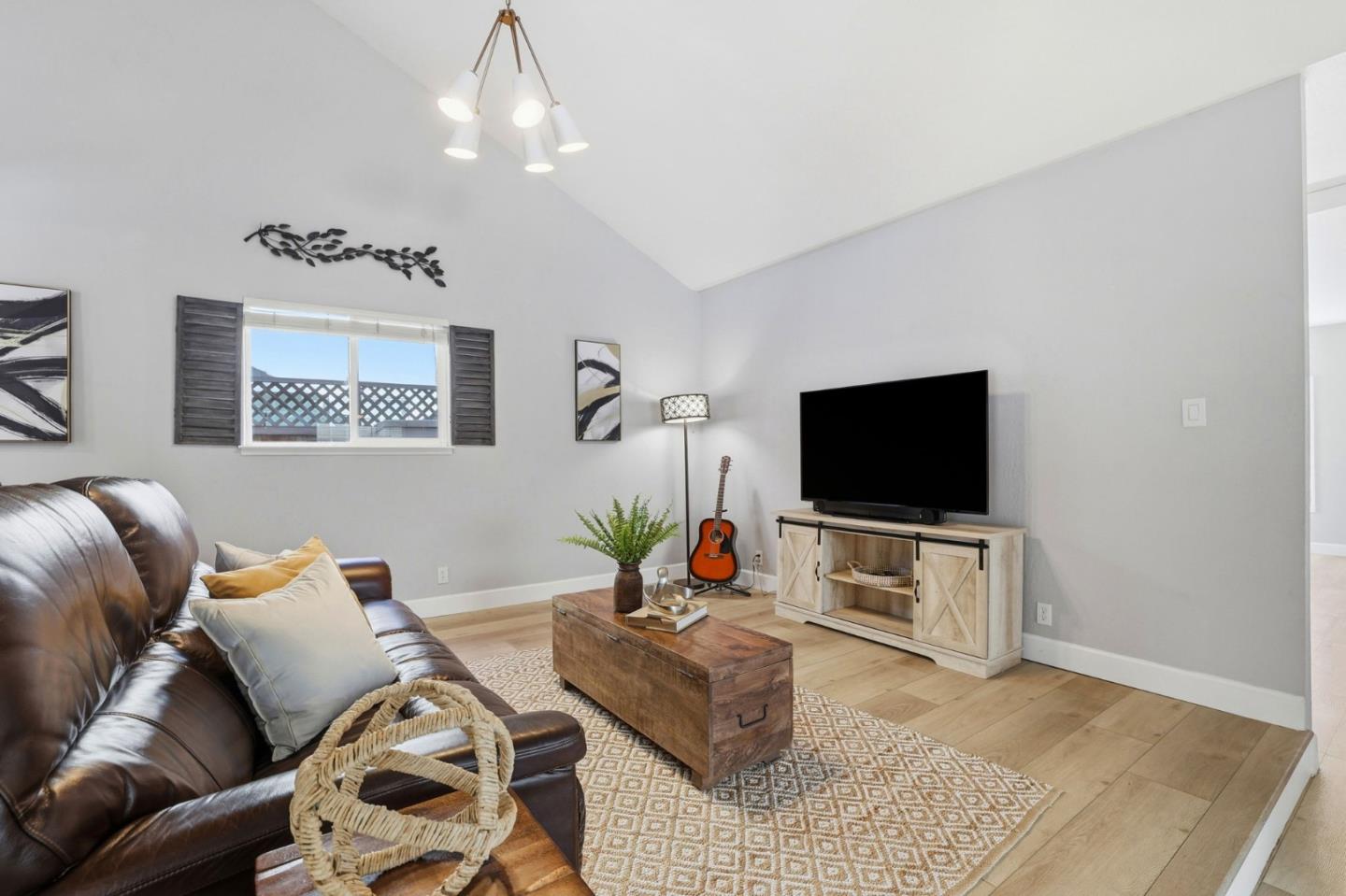 Detail Gallery Image 18 of 43 For 6352 Mayo Dr, San Jose,  CA 95123 - 4 Beds | 2/1 Baths