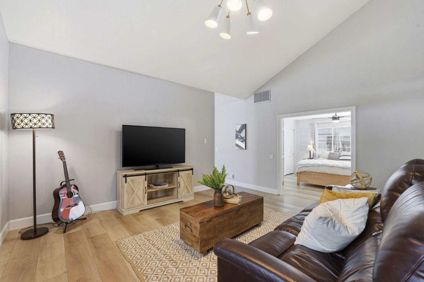 Detail Gallery Image 19 of 43 For 6352 Mayo Dr, San Jose,  CA 95123 - 4 Beds | 2/1 Baths