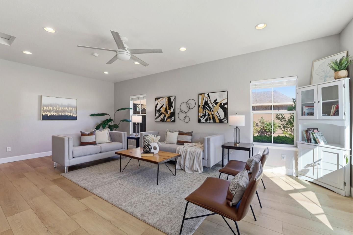 Detail Gallery Image 5 of 43 For 6352 Mayo Dr, San Jose,  CA 95123 - 4 Beds | 2/1 Baths