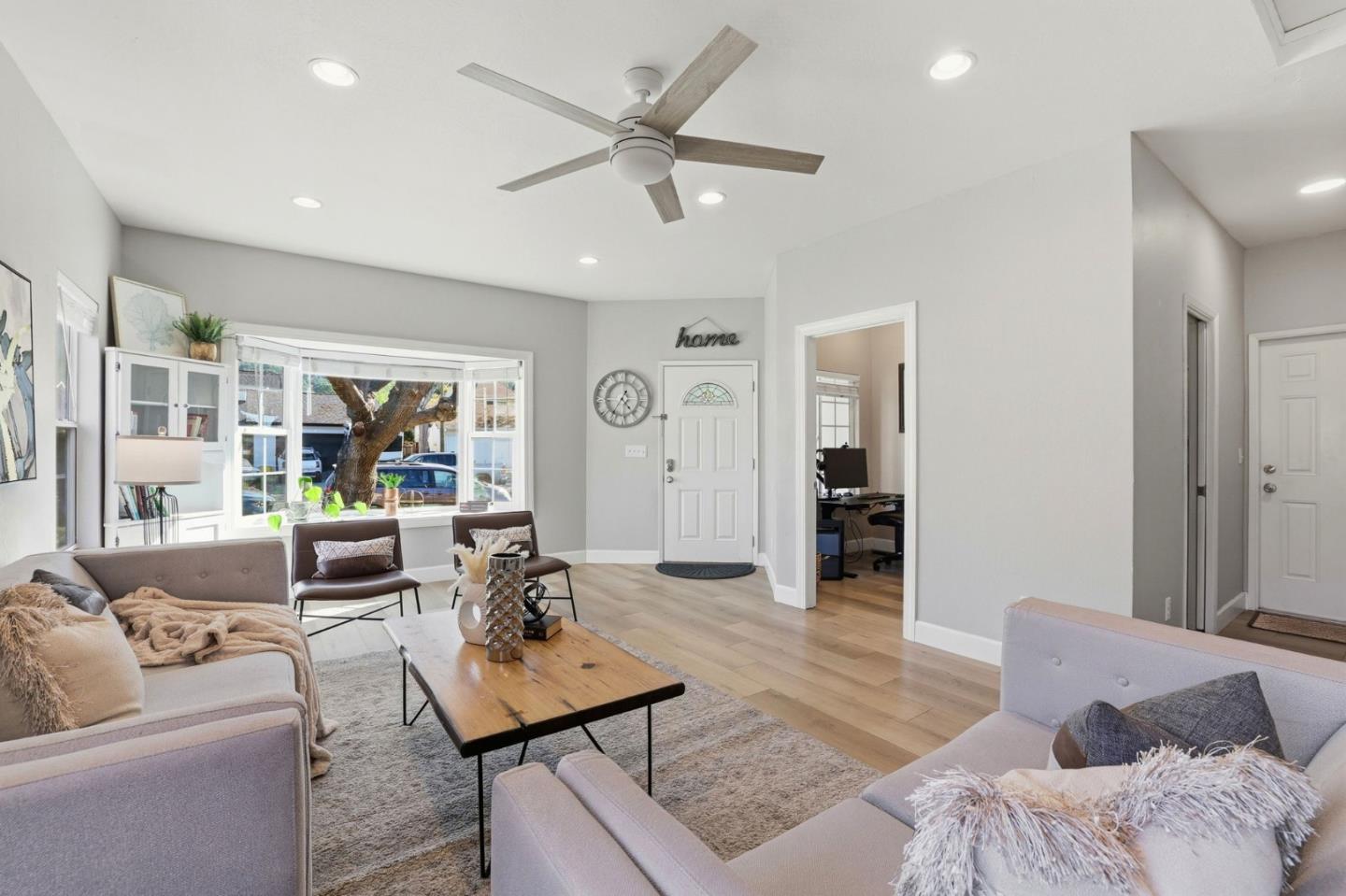 Detail Gallery Image 7 of 43 For 6352 Mayo Dr, San Jose,  CA 95123 - 4 Beds | 2/1 Baths