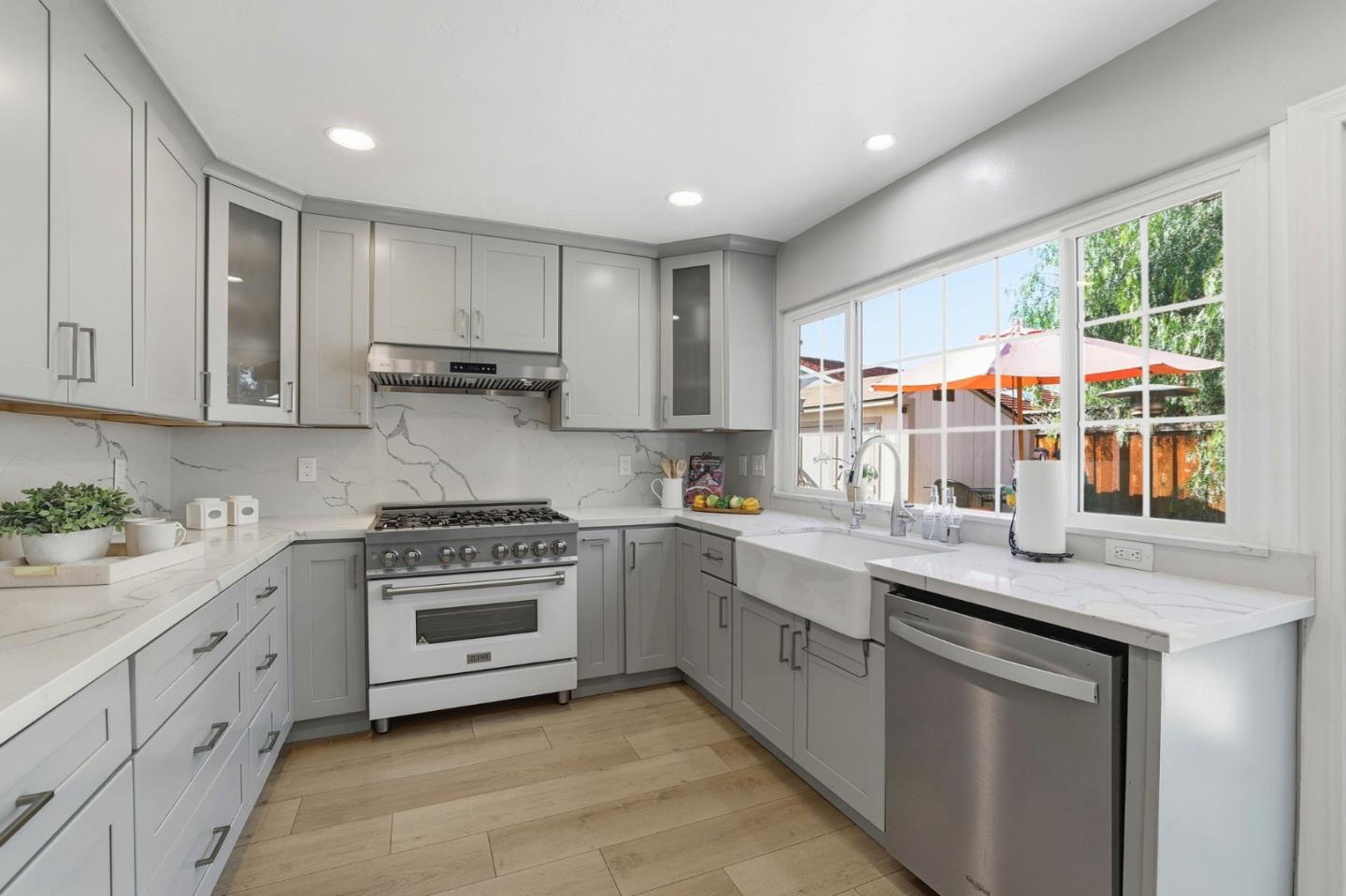 Detail Gallery Image 9 of 43 For 6352 Mayo Dr, San Jose,  CA 95123 - 4 Beds | 2/1 Baths