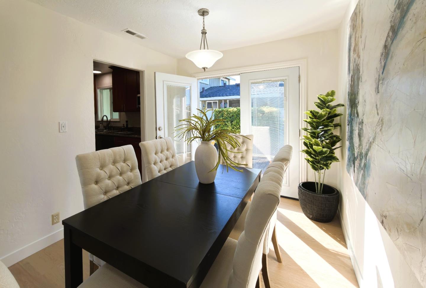 Detail Gallery Image 4 of 15 For 3050 Santa Maria Ave, Santa Clara,  CA 95051 - 3 Beds | 2 Baths