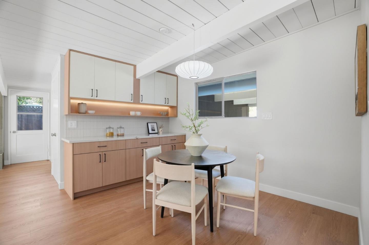 Detail Gallery Image 17 of 53 For 3862 Mumford Pl, Palo Alto,  CA 94306 - 4 Beds | 2/1 Baths