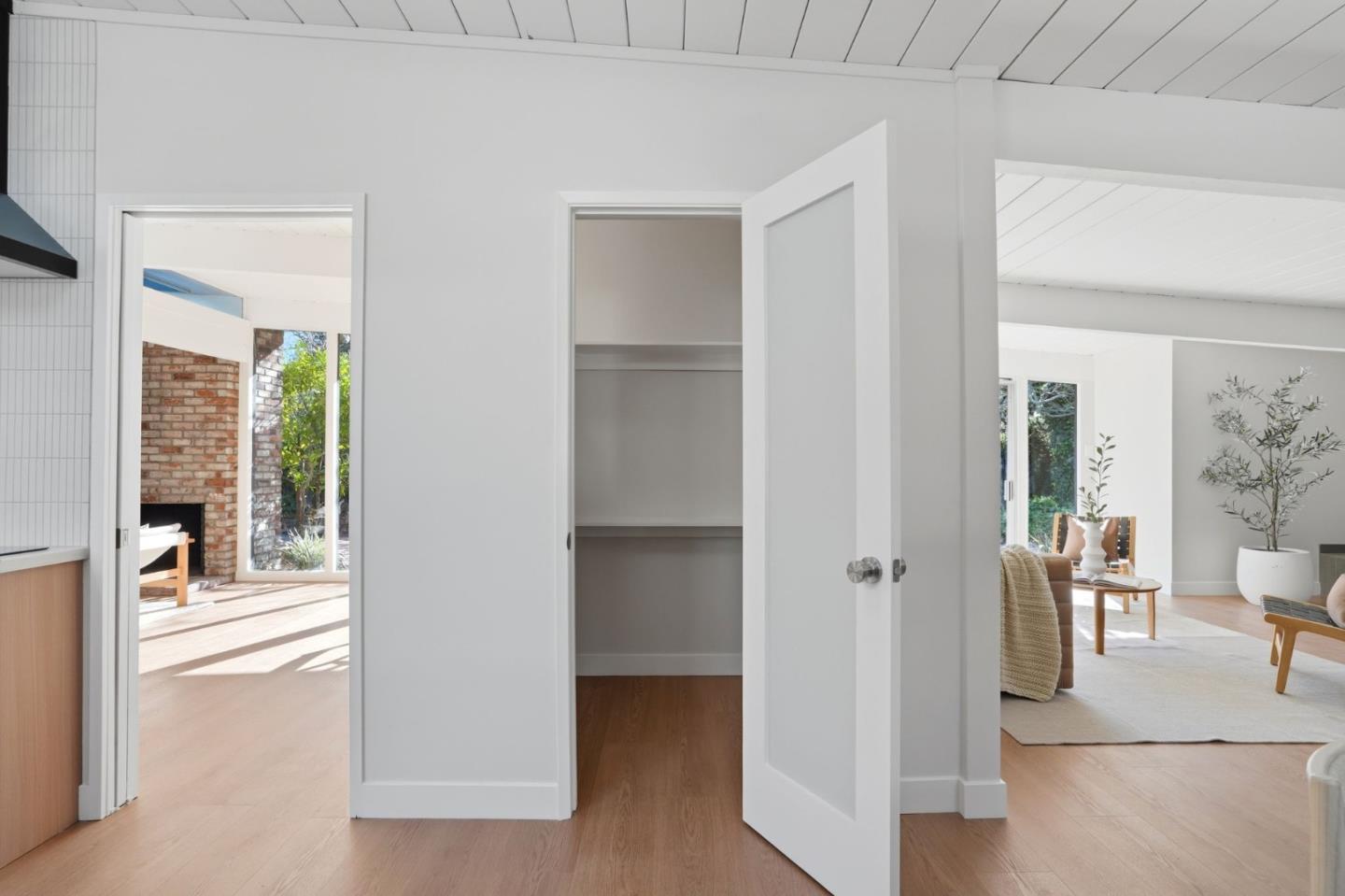 Detail Gallery Image 20 of 53 For 3862 Mumford Pl, Palo Alto,  CA 94306 - 4 Beds | 2/1 Baths