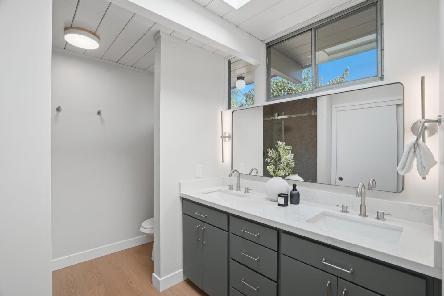 Detail Gallery Image 28 of 53 For 3862 Mumford Pl, Palo Alto,  CA 94306 - 4 Beds | 2/1 Baths