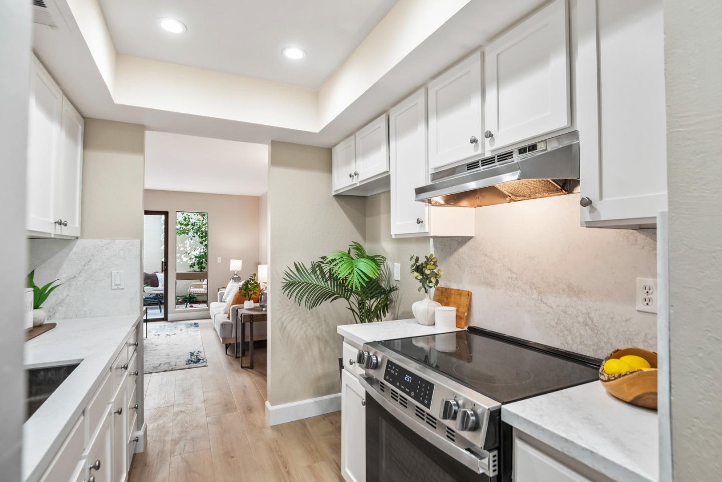 Detail Gallery Image 13 of 33 For 812 Kingfisher Ter, Sunnyvale,  CA 94087 - 2 Beds | 2/1 Baths