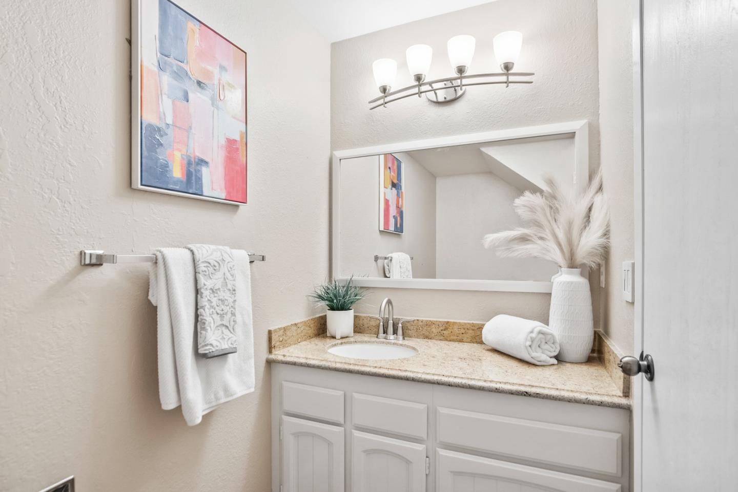 Detail Gallery Image 15 of 33 For 812 Kingfisher Ter, Sunnyvale,  CA 94087 - 2 Beds | 2/1 Baths