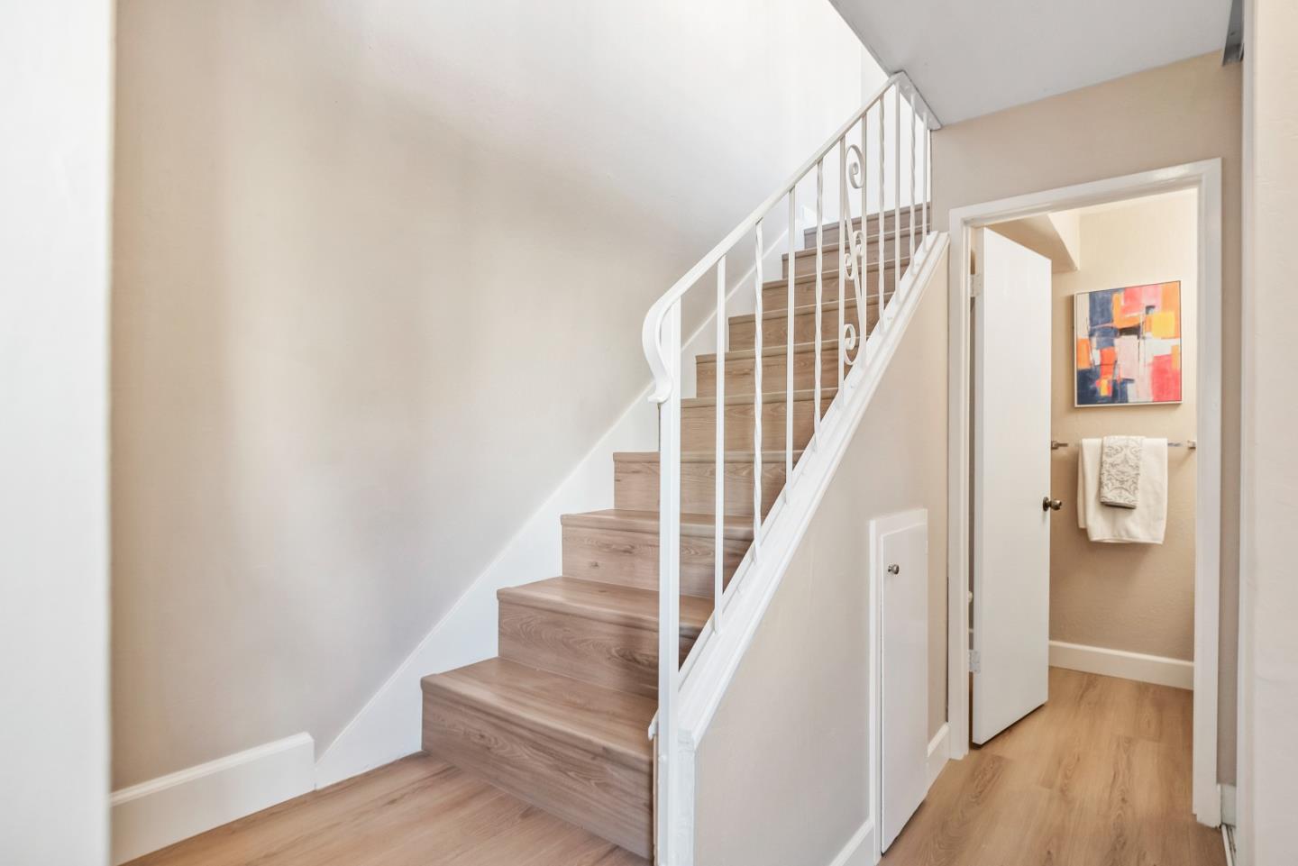 Detail Gallery Image 16 of 33 For 812 Kingfisher Ter, Sunnyvale,  CA 94087 - 2 Beds | 2/1 Baths