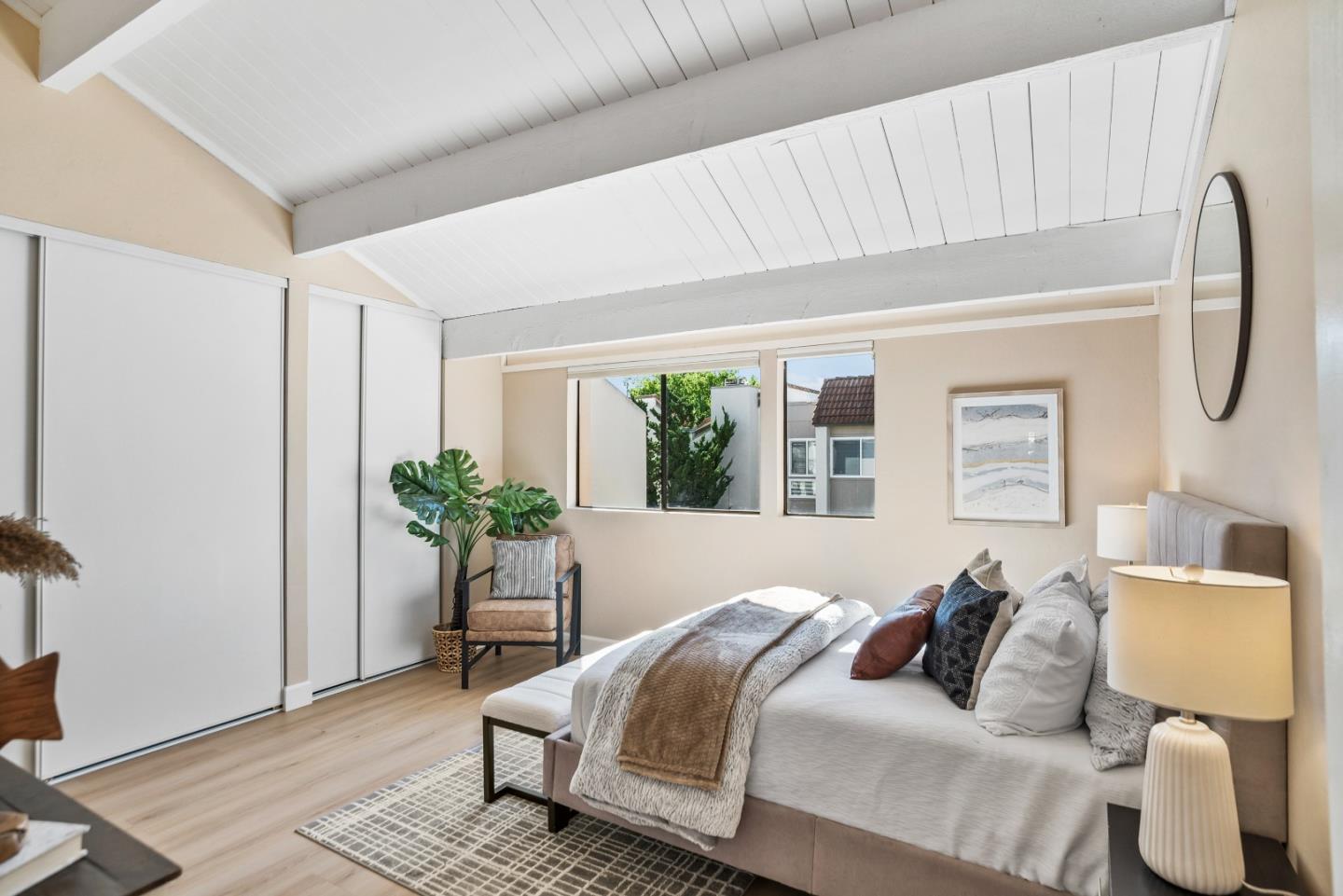 Detail Gallery Image 19 of 33 For 812 Kingfisher Ter, Sunnyvale,  CA 94087 - 2 Beds | 2/1 Baths