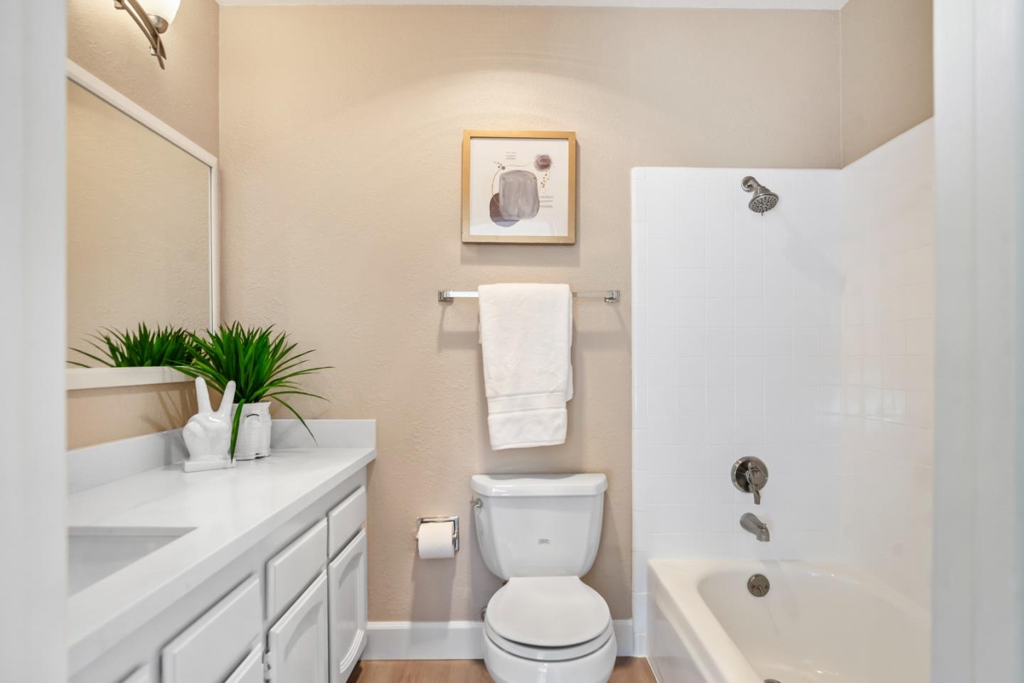 Detail Gallery Image 22 of 33 For 812 Kingfisher Ter, Sunnyvale,  CA 94087 - 2 Beds | 2/1 Baths