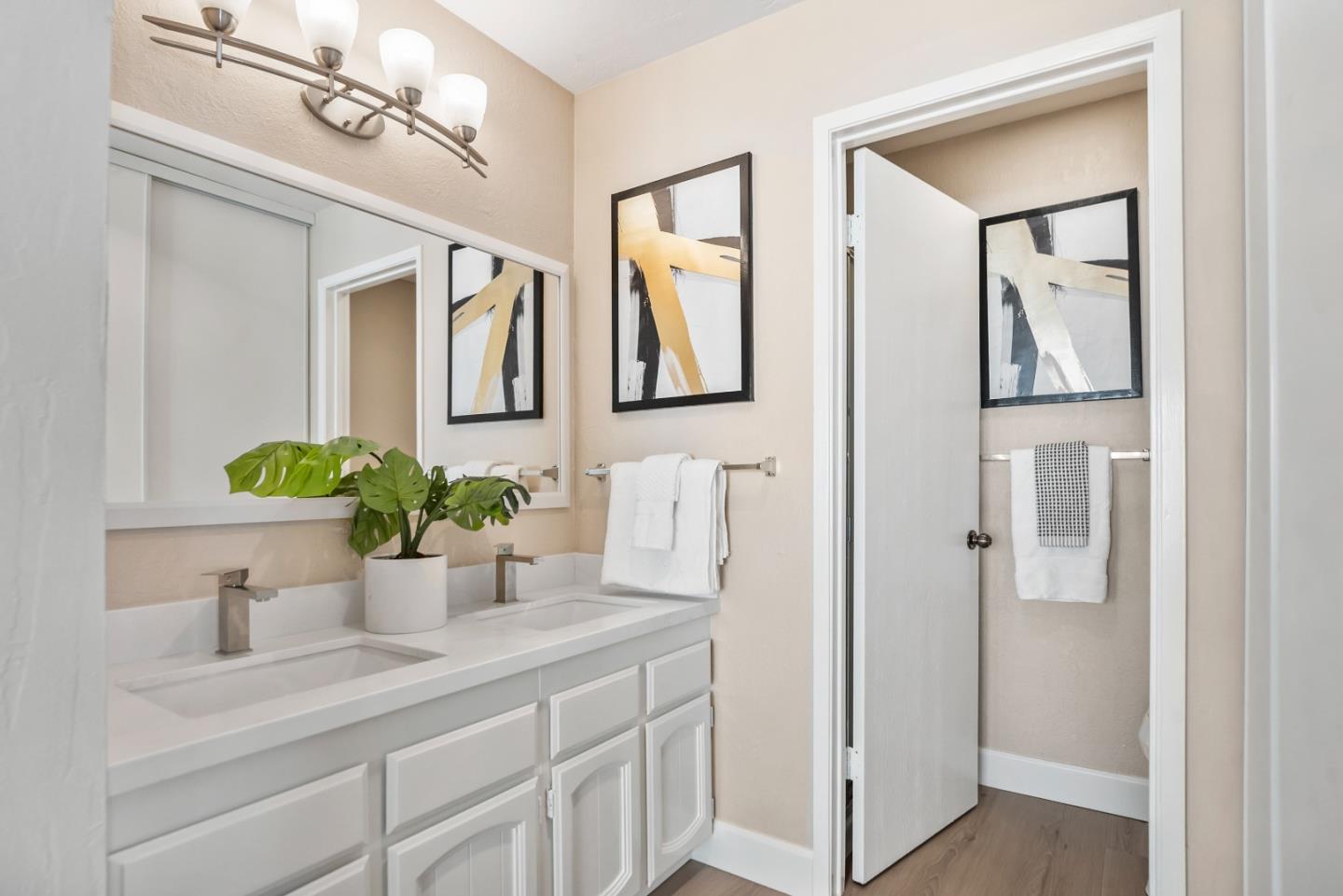 Detail Gallery Image 28 of 33 For 812 Kingfisher Ter, Sunnyvale,  CA 94087 - 2 Beds | 2/1 Baths