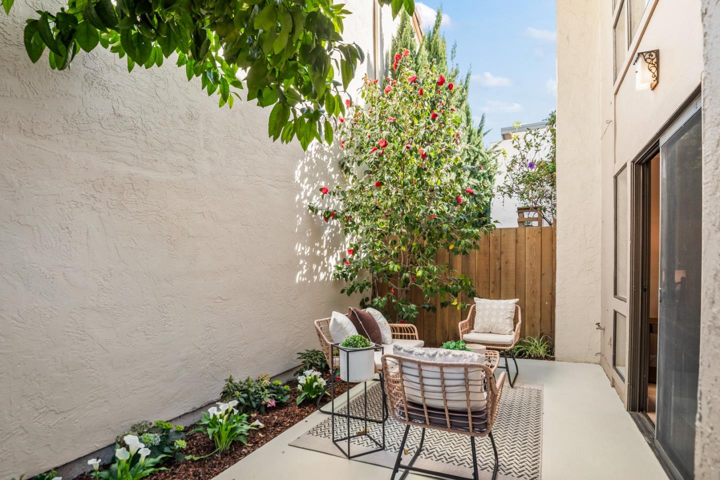 Detail Gallery Image 29 of 33 For 812 Kingfisher Ter, Sunnyvale,  CA 94087 - 2 Beds | 2/1 Baths