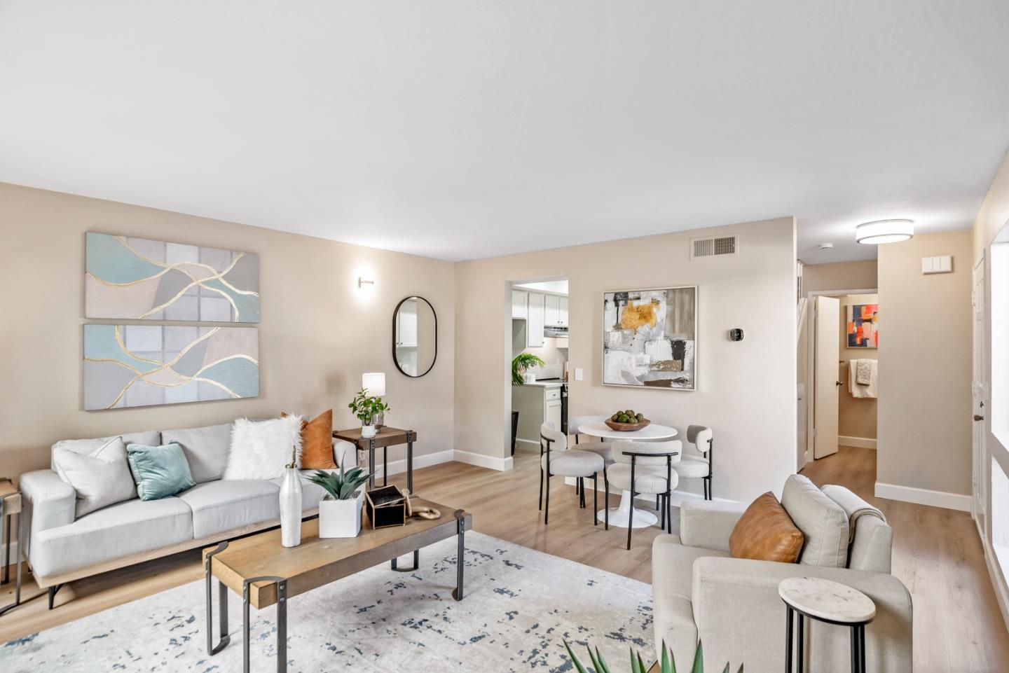 Detail Gallery Image 7 of 33 For 812 Kingfisher Ter, Sunnyvale,  CA 94087 - 2 Beds | 2/1 Baths