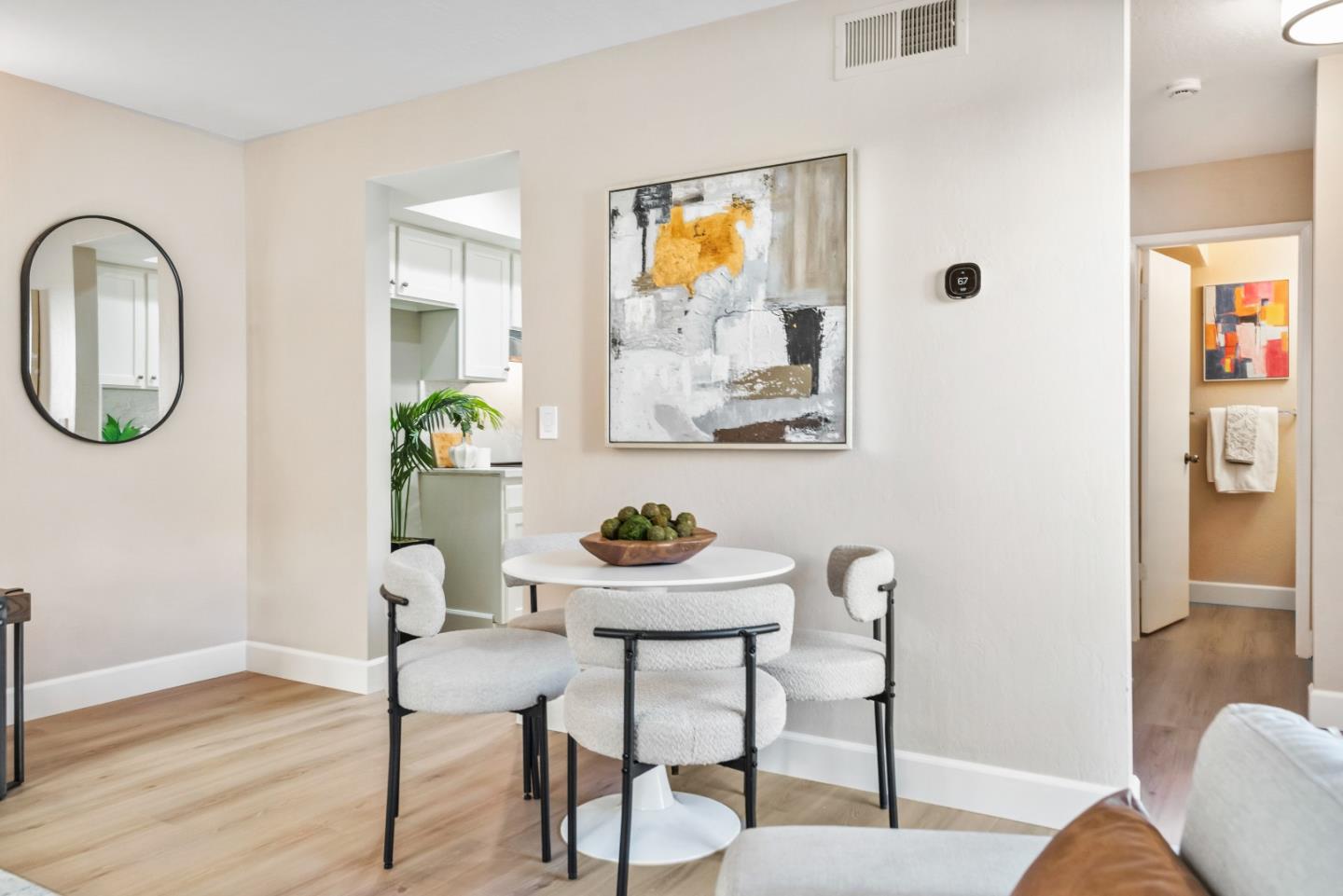 Detail Gallery Image 8 of 33 For 812 Kingfisher Ter, Sunnyvale,  CA 94087 - 2 Beds | 2/1 Baths