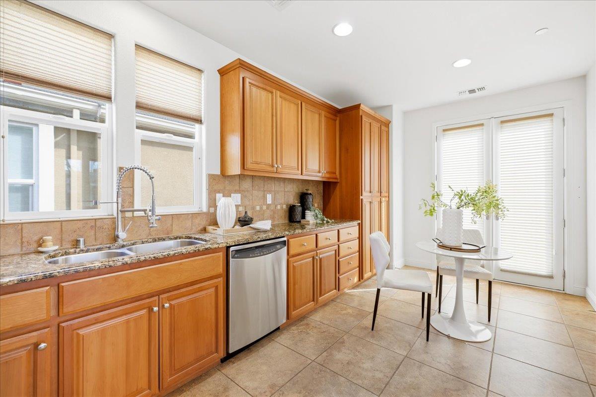 Detail Gallery Image 9 of 25 For 3553 Meyer Pl, Santa Clara,  CA 95051 - 4 Beds | 4 Baths