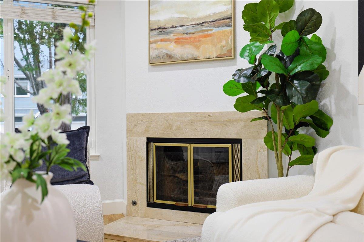 Detail Gallery Image 2 of 20 For 680 Blackford, San Jose,  CA 95117 - 2 Beds | 2 Baths