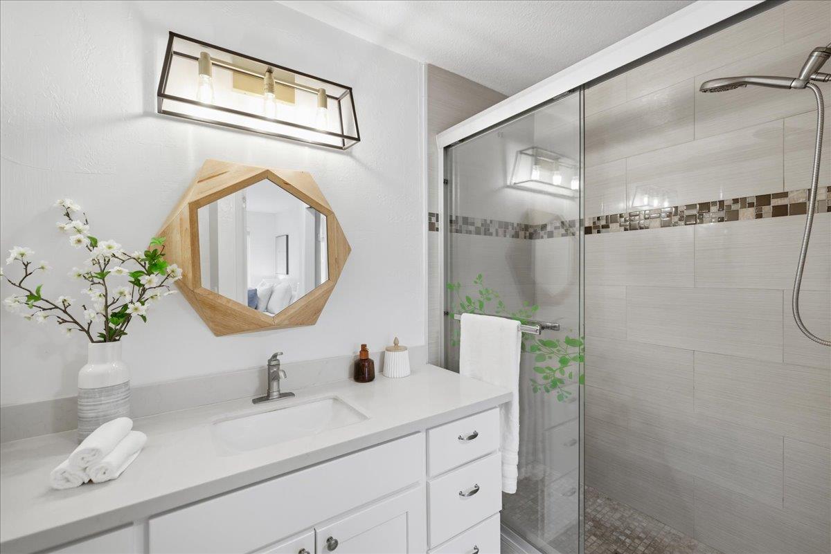 Detail Gallery Image 9 of 20 For 680 Blackford, San Jose,  CA 95117 - 2 Beds | 2 Baths