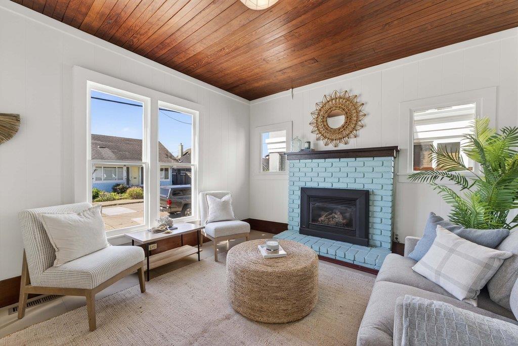 Detail Gallery Image 11 of 48 For 222 2nd Ave, Santa Cruz,  CA 95062 - 2 Beds | 2 Baths