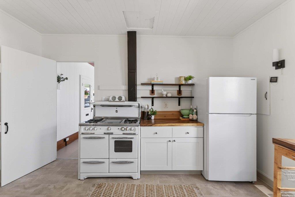 Detail Gallery Image 14 of 48 For 222 2nd Ave, Santa Cruz,  CA 95062 - 2 Beds | 2 Baths