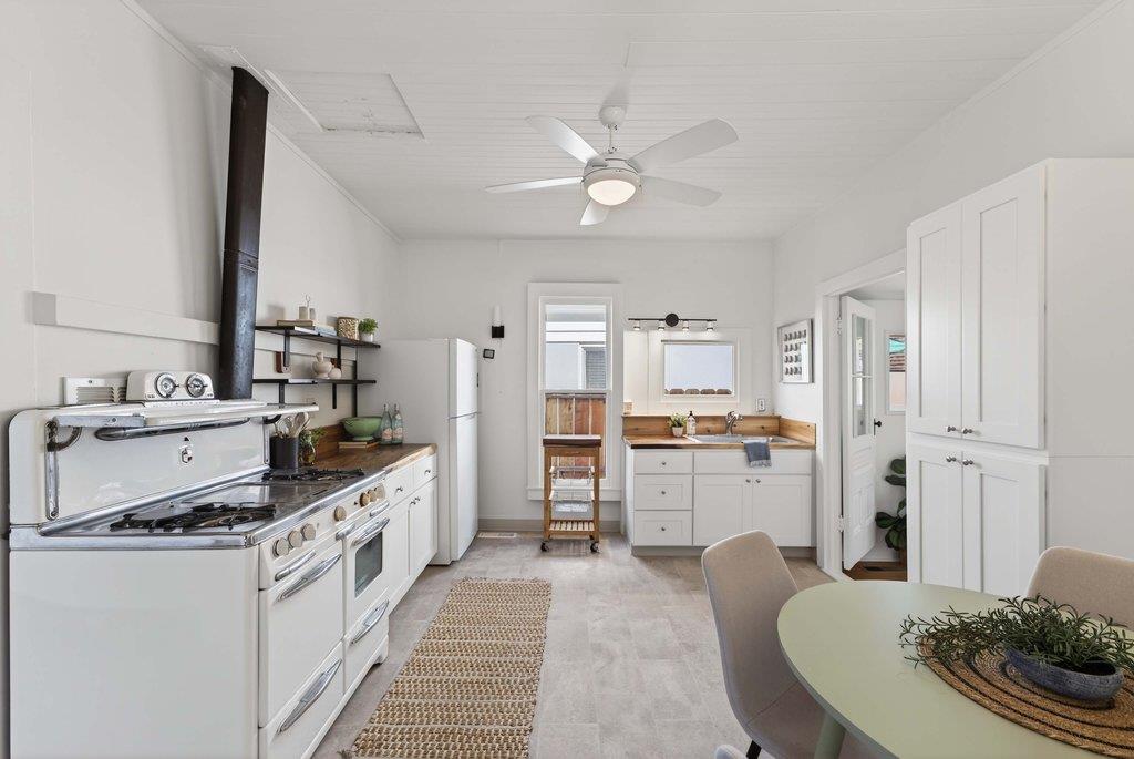 Detail Gallery Image 17 of 48 For 222 2nd Ave, Santa Cruz,  CA 95062 - 2 Beds | 2 Baths