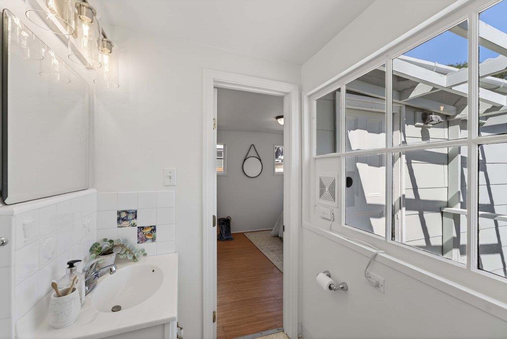 Detail Gallery Image 22 of 48 For 222 2nd Ave, Santa Cruz,  CA 95062 - 2 Beds | 2 Baths