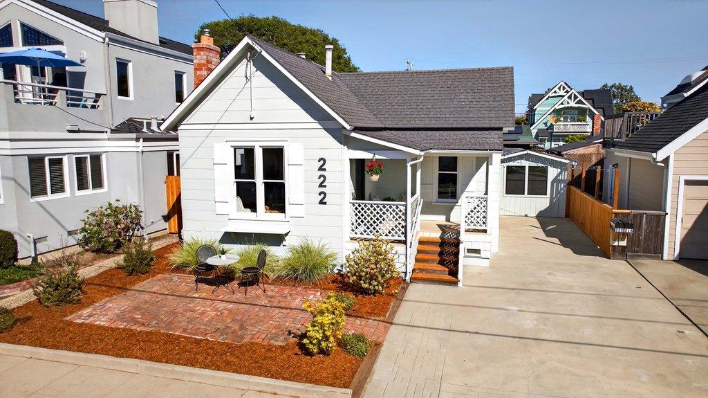 Detail Gallery Image 35 of 48 For 222 2nd Ave, Santa Cruz,  CA 95062 - 2 Beds | 2 Baths