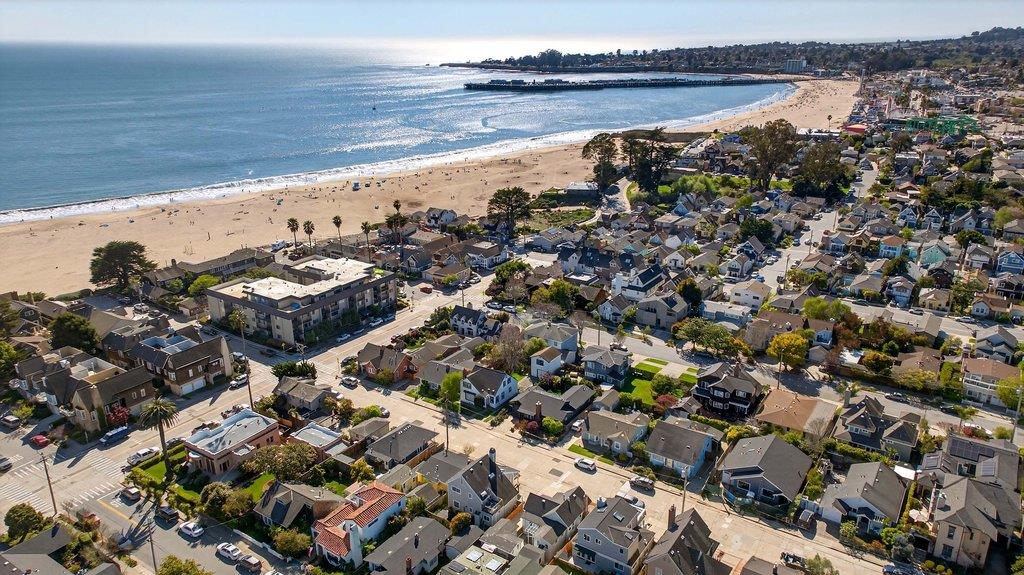 Detail Gallery Image 44 of 48 For 222 2nd Ave, Santa Cruz,  CA 95062 - 2 Beds | 2 Baths