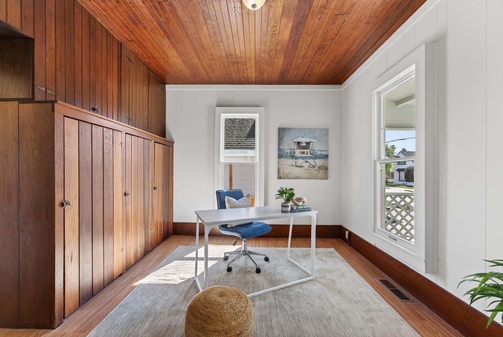 Detail Gallery Image 8 of 48 For 222 2nd Ave, Santa Cruz,  CA 95062 - 2 Beds | 2 Baths